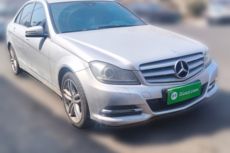 Used Mercedes-Benz C-Class 2013 C 260 CGI Fashion Model Front Right 45 Deg