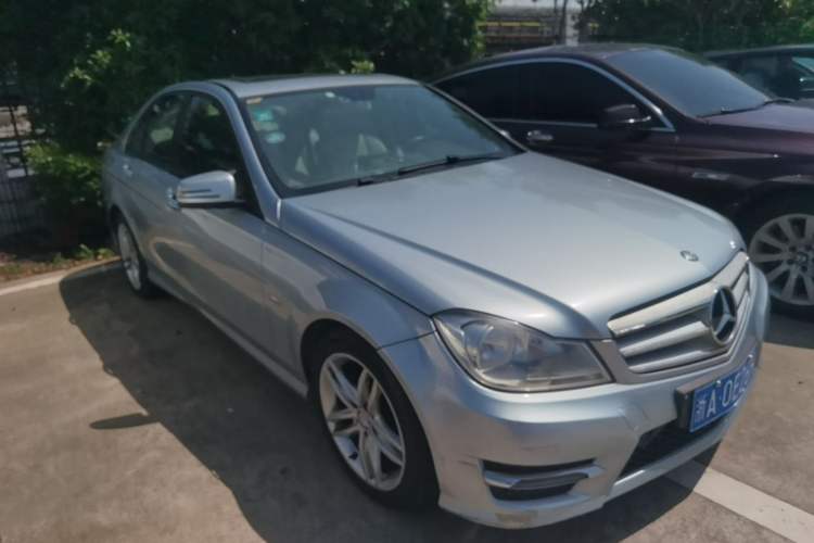 Used Mercedes-Benz C-Class 2013 C 180 Classic Grand Edition Front Right 45 Deg