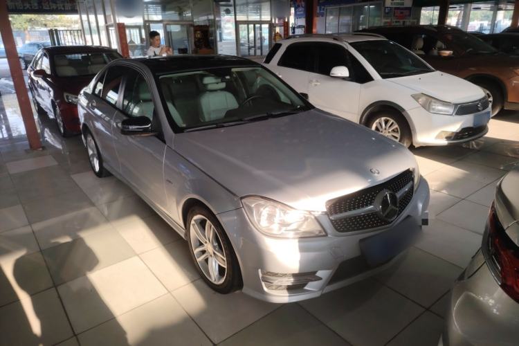 Used Mercedes-Benz C-Class 2013 C 180 Classic Grand Edition Front Right 45 Deg