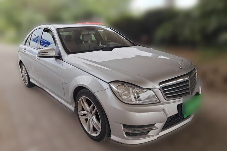 Used Mercedes-Benz C-Class 2013 C 180 Classic Grand Edition Front Right 45 Deg