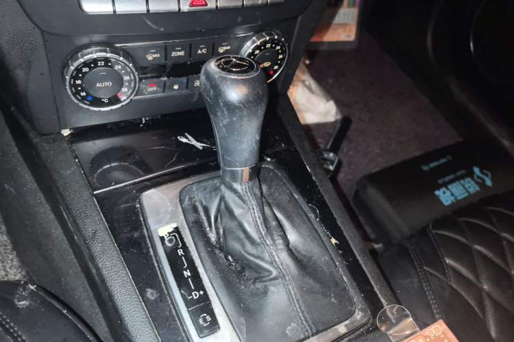Used Mercedes-Benz C-Class 2013 C 180 Classic Grand Edition Gear Lever