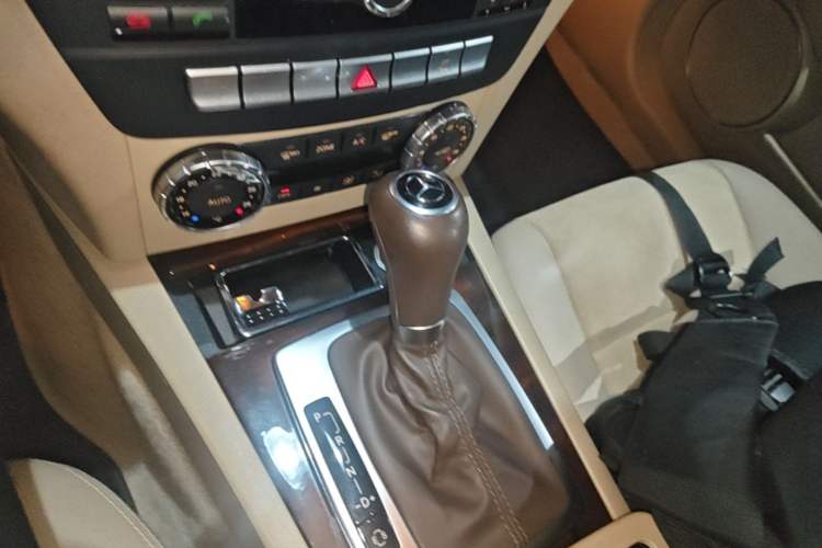 Used Mercedes-Benz C-Class 2013 C 260 Elegant Grand Edition Gear Lever