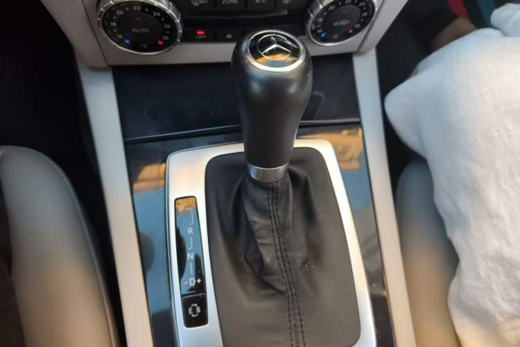 Used Mercedes-Benz C-Class 2013 C 180 Classic Grand Edition Gear Lever