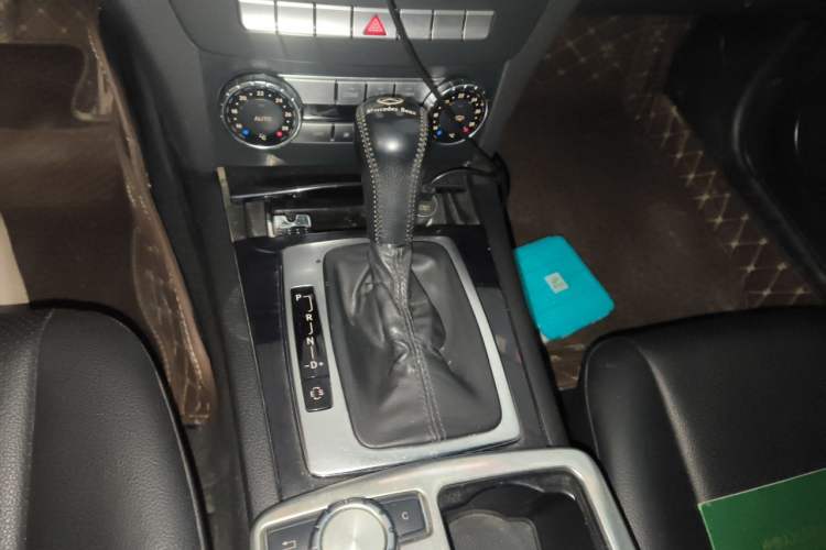 Used Mercedes-Benz C-Class 2013 C 180 CGI Classic Gear Lever