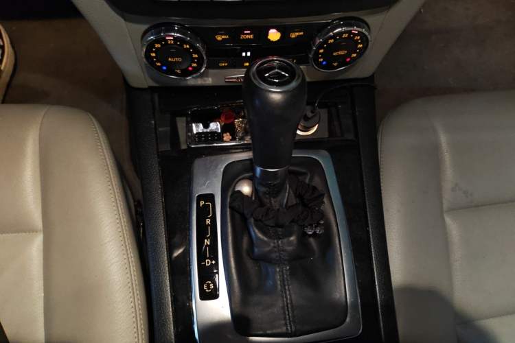 Used Mercedes-Benz C-Class 2013 C 260 Elegant Grand Edition Gear Lever