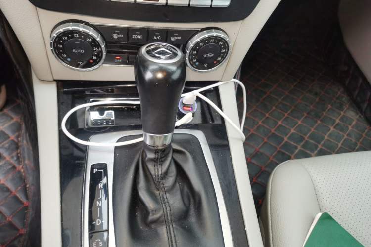Used Mercedes-Benz C-Class 2013 C 180 Classic Grand Edition Gear Lever
