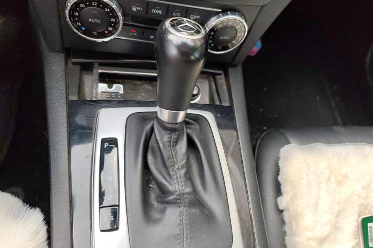 Used Mercedes-Benz C-Class 2013 C 180 Classic Grand Edition Gear Lever