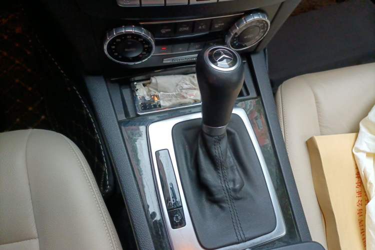 Used Mercedes-Benz C-Class 2013 C 260 CGI Fashion Model Gear Lever