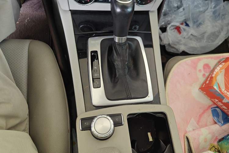 Used Mercedes-Benz C-Class 2013 C 180 Classic Grand Edition Gear Lever
