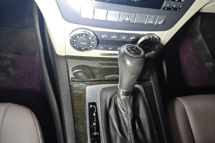 Used Mercedes-Benz C-Class 2013 C 260 CGI Fashion Model Gear Lever