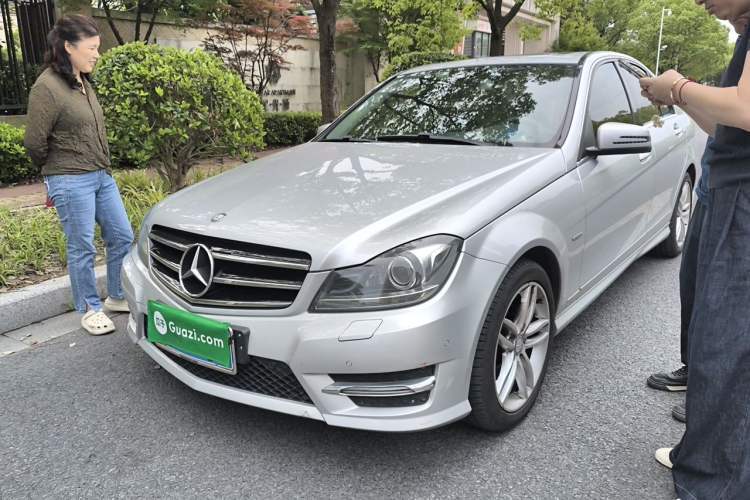 Ojetý Mercedes-Benz C-Class 2013 C 260 Fashion Edition Grand Edition Guazi used car, China used car export, Used car for sale, Used  cars, Cheapest cars for sale