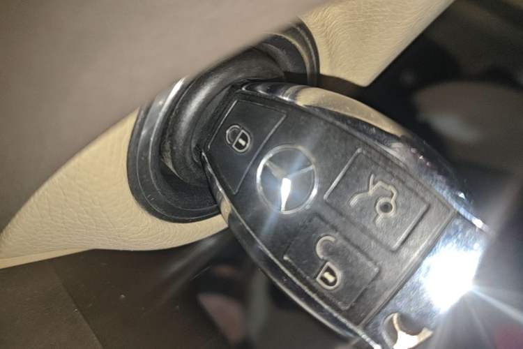 Used Mercedes-Benz C-Class 2013 C 260 Elegant Grand Edition Interior 1