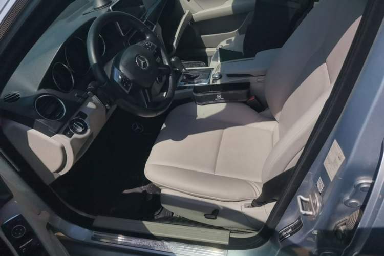 Used Mercedes-Benz C-Class 2013 C 180 Classic Grand Edition Left Front Seat