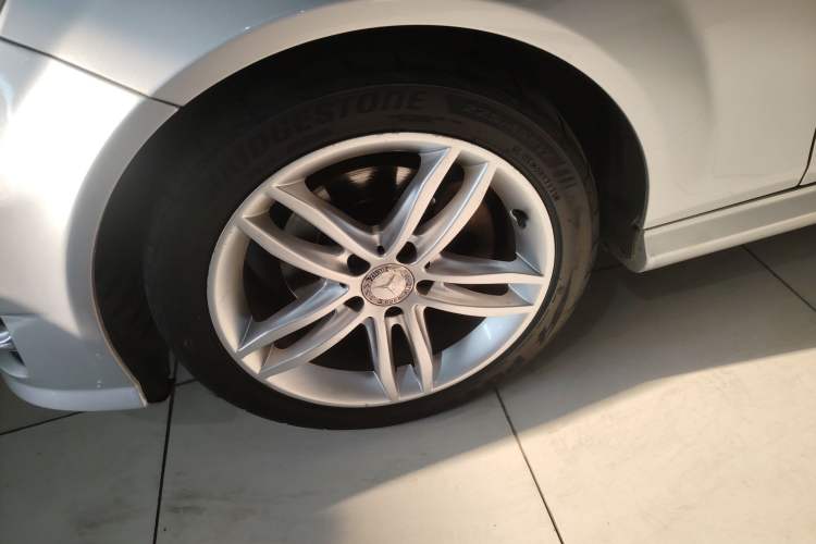 Used Mercedes-Benz C-Class 2013 C 180 Classic Grand Edition Left Front Wheel Hub