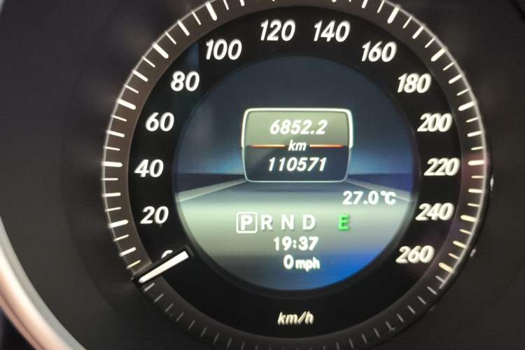 Used Mercedes-Benz C-Class 2013 C 180 Classic Grand Edition Odometer Close Up