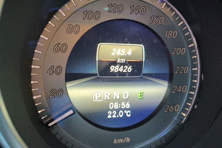 Used Mercedes-Benz C-Class 2013 C 260 Fashion Edition Grand Edition Odometer Close Up