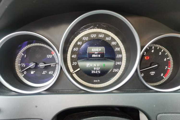 Used Mercedes-Benz C-Class 2013 C 180 Classic Grand Edition Odometer Close Up