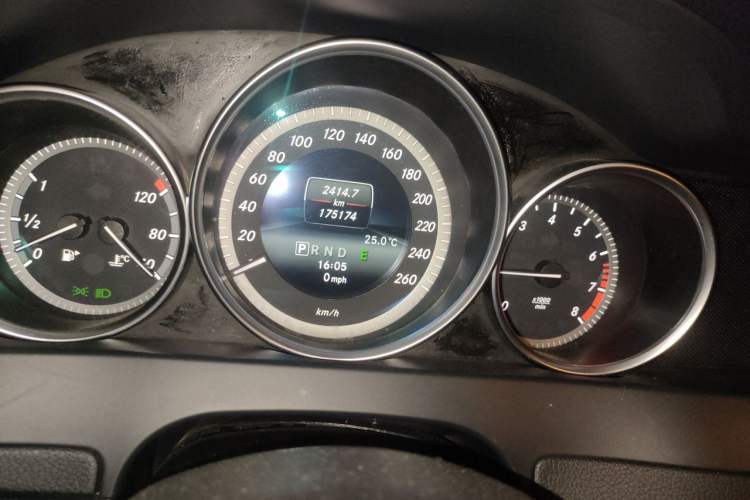 Used Mercedes-Benz C-Class 2013 C 180 Classic Grand Edition Odometer Close Up