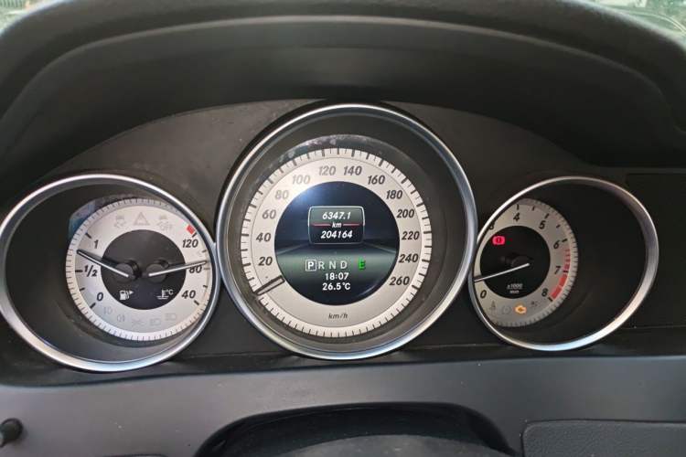 Used Mercedes-Benz C-Class 2013 C 260 Fashion Edition Grand Edition Odometer Close Up