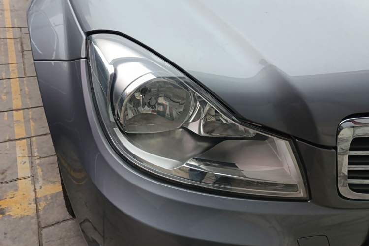 Used Mercedes-Benz C-Class 2013 C 260 CGI Elegant Model Right Front Headlight