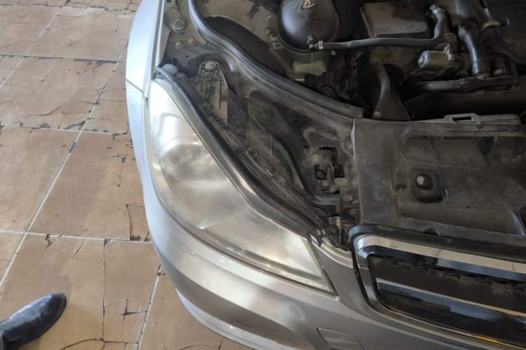 Used Mercedes-Benz C-Class 2013 C 180 CGI Classic Right Front Headlight