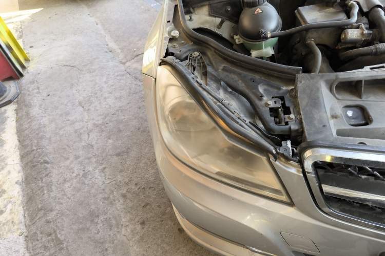 Used Mercedes-Benz C-Class 2013 C 180 CGI Classic Right Front Headlight