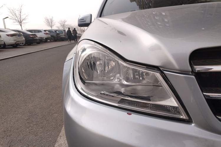 Used Mercedes-Benz C-Class 2013 C 180 Classic Grand Edition Right Front Headlight