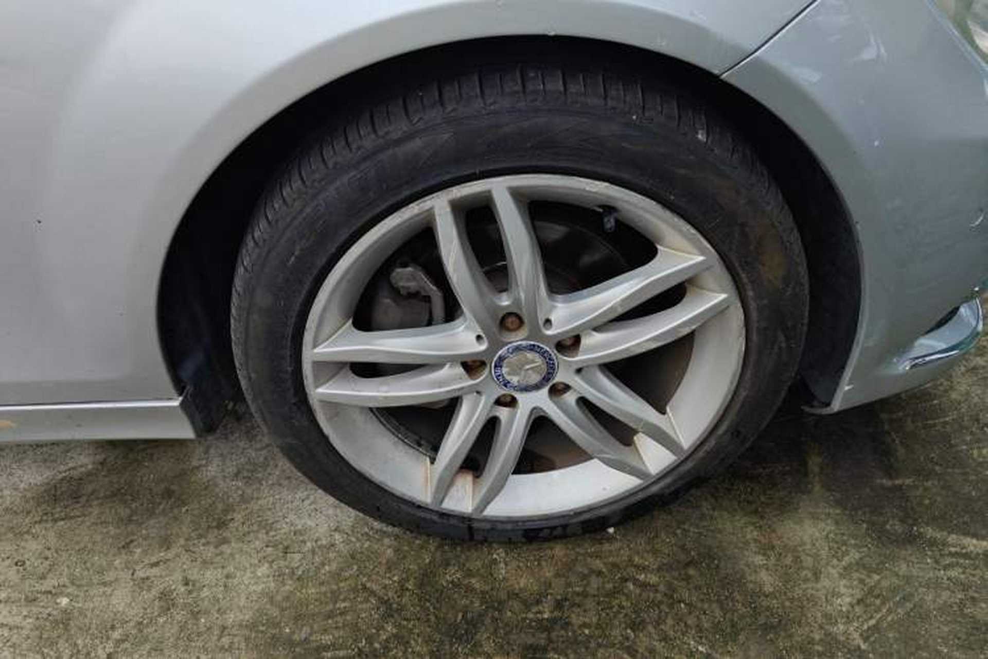 Used Mercedes-Benz C-Class 2013 C 260 CGI Elegant Model Right Front Wheel Hub
