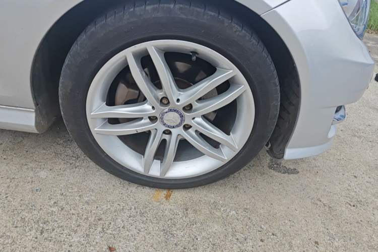 Used Mercedes-Benz C-Class 2013 C 180 CGI Classic Right Front Wheel Hub