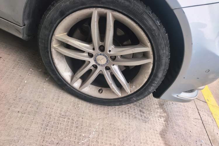 Used Mercedes-Benz C-Class 2013 C 260 CGI Elegant Model Right Front Wheel Hub
