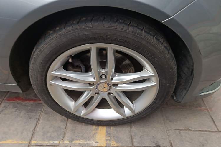 Used Mercedes-Benz C-Class 2013 C 260 CGI Elegant Model Right Front Wheel Hub