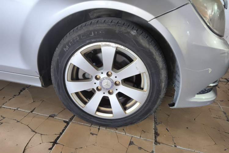 Used Mercedes-Benz C-Class 2013 C 180 CGI Classic Right Front Wheel Hub