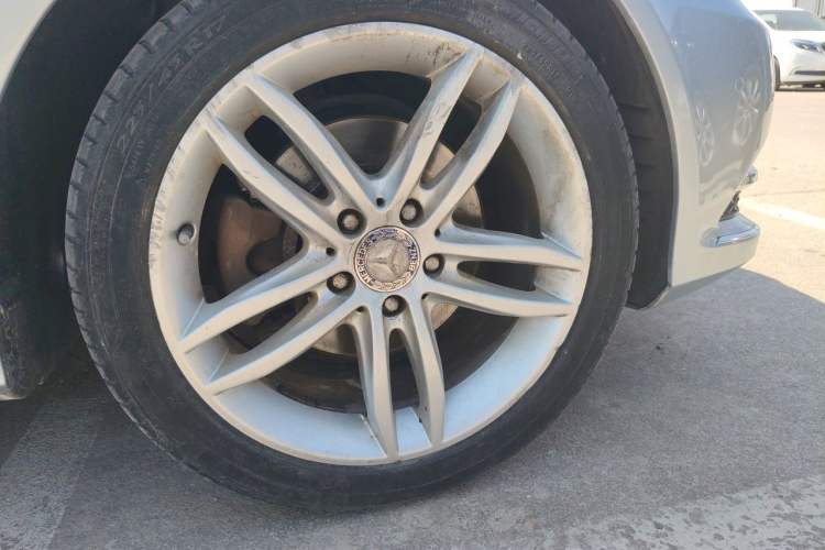 Used Mercedes-Benz C-Class 2013 C 260 CGI Elegant Model Right Front Wheel Hub