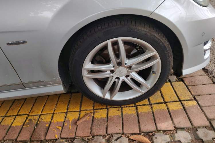Used Mercedes-Benz C-Class 2013 C 260 Fashion Edition Grand Edition Right Front Wheel Hub