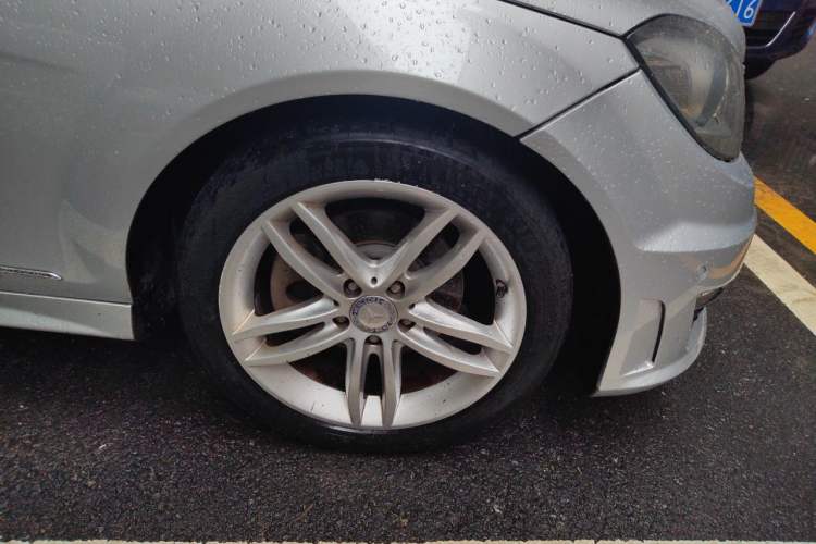 Used Mercedes-Benz C-Class 2013 C 260 CGI Fashion Model Right Front Wheel Hub
