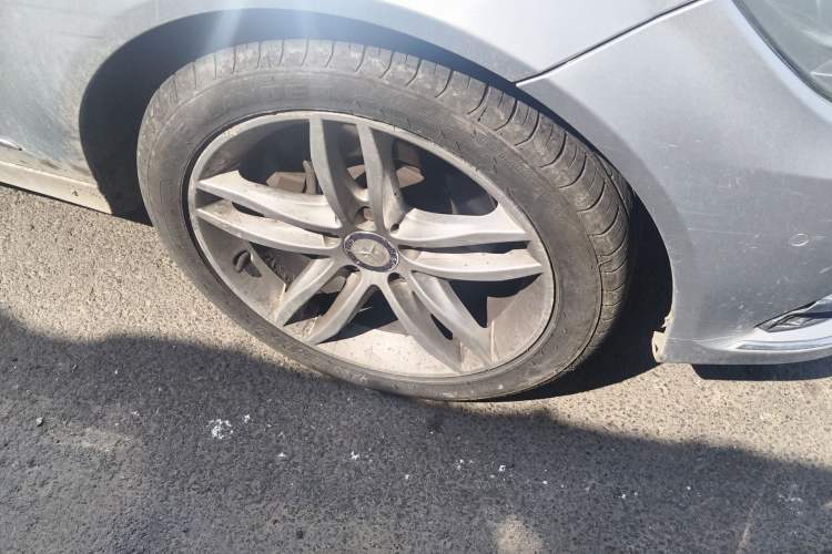 Used Mercedes-Benz C-Class 2013 C 260 CGI Fashion Model Right Front Wheel Hub