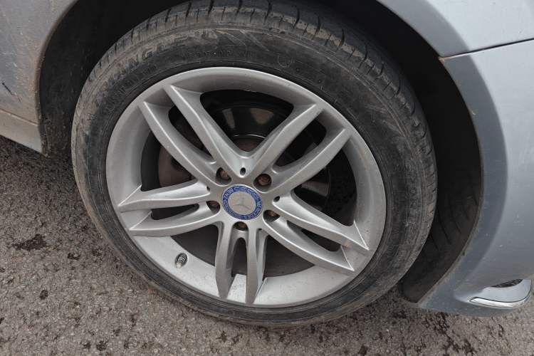 Used Mercedes-Benz C-Class 2013 C 260 CGI Elegant Model Right Front Wheel Hub