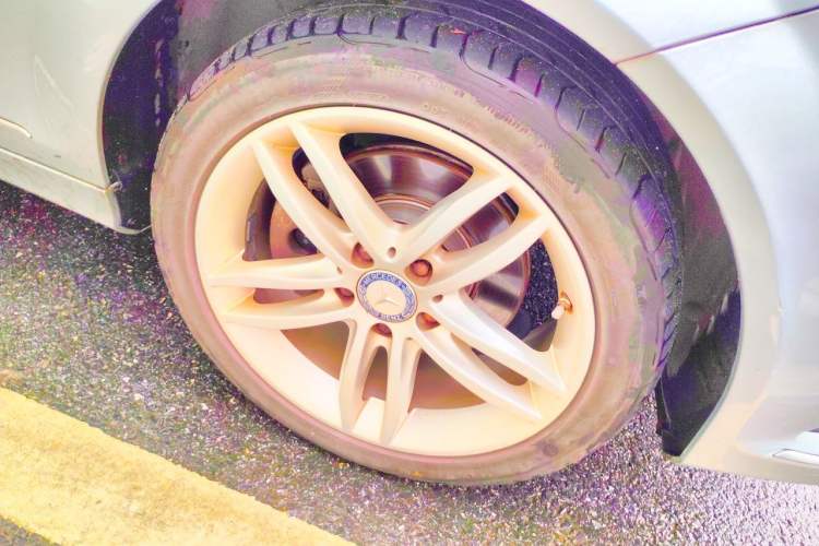 Used Mercedes-Benz C-Class 2013 C 260 CGI Elegant Model Right Front Wheel Hub
