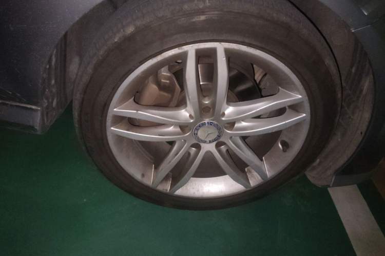 Used Mercedes-Benz C-Class 2013 C 180 Classic Grand Edition Right Front Wheel Hub