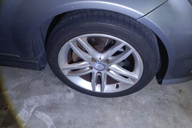 Used Mercedes-Benz C-Class 2013 C 260 Elegant Grand Edition Right Front Wheel Hub