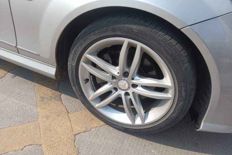 Used Mercedes-Benz C-Class 2013 C 260 CGI Elegant Model Right Front Wheel Hub