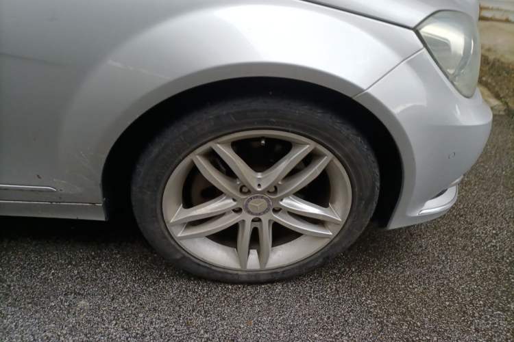 Used Mercedes-Benz C-Class 2013 C 260 CGI Fashion Model Right Front Wheel Hub