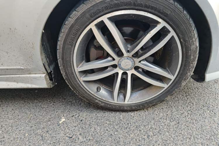 Used Mercedes-Benz C-Class 2013 C 260 Fashion Edition Grand Edition Right Front Wheel Hub