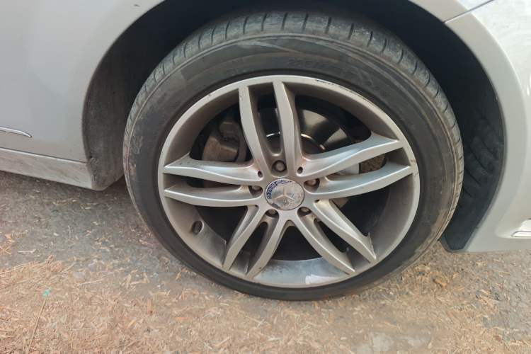 Used Mercedes-Benz C-Class 2013 C 260 CGI Fashion Model Right Front Wheel Hub