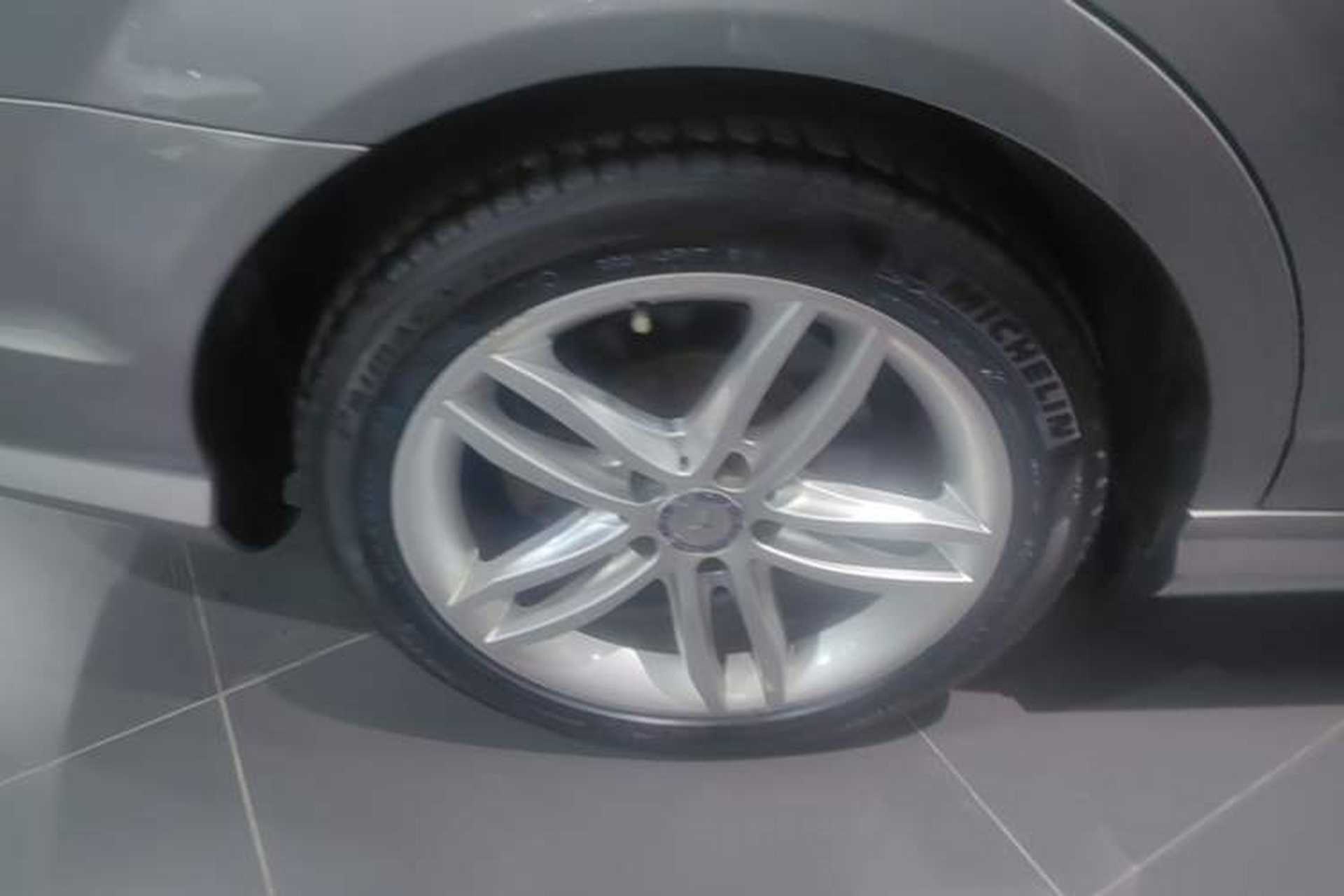 Used Mercedes-Benz C-Class 2013 C 180 Classic Grand Edition Right Rear Wheel Hub