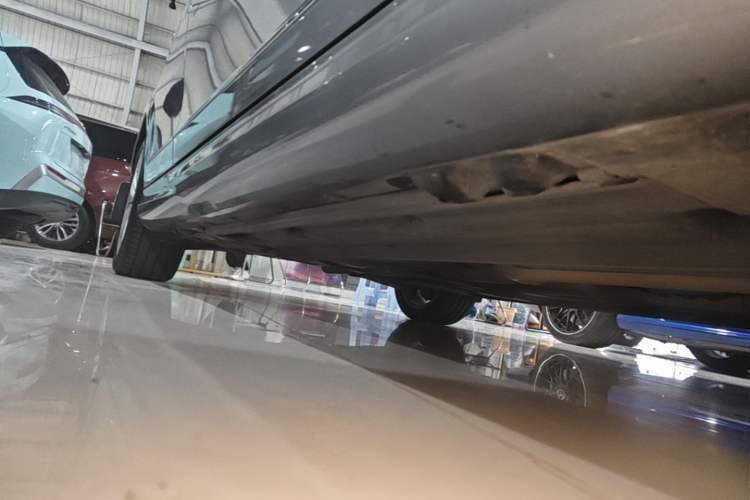 Used Mercedes-Benz C-Class 2013 C 260 Elegant Grand Edition Right Side Sill