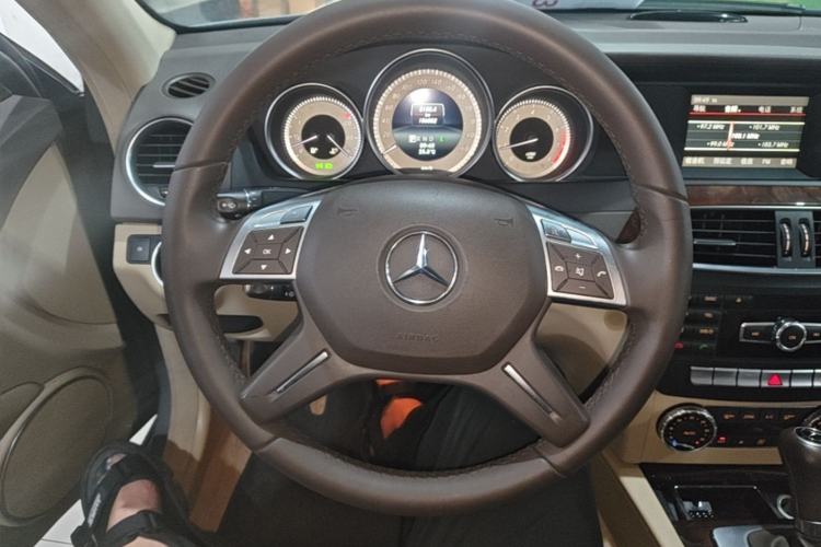 Used Mercedes-Benz C-Class 2013 C 260 Elegant Grand Edition Steering Wheel