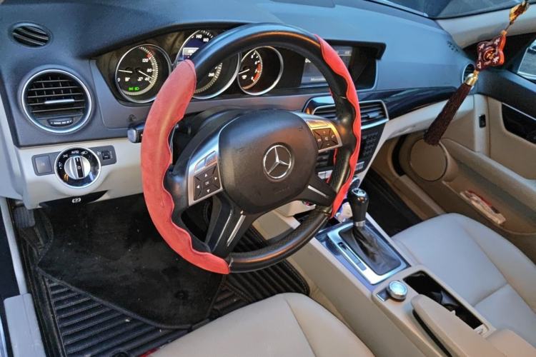 Used Mercedes-Benz C-Class 2013 C 180 CGI Classic Steering Wheel