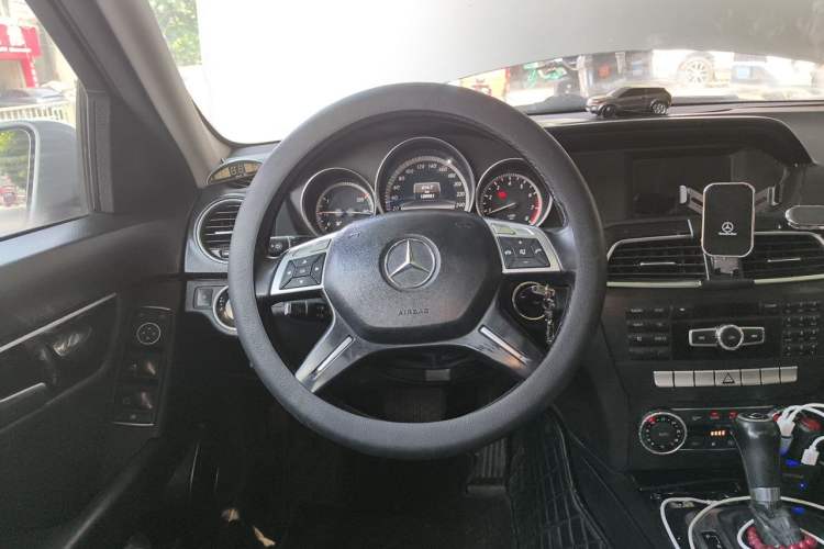 Used Mercedes-Benz C-Class 2013 C 180 CGI Classic Steering Wheel