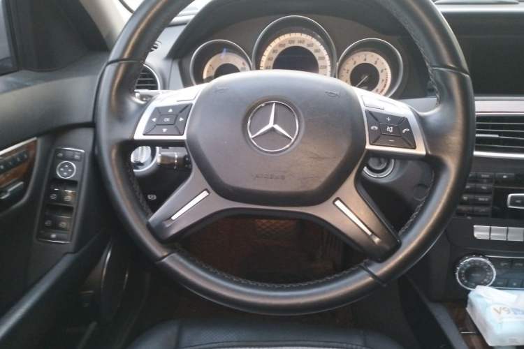 Used Mercedes-Benz C-Class 2013 C 260 CGI Elegant Model Steering Wheel